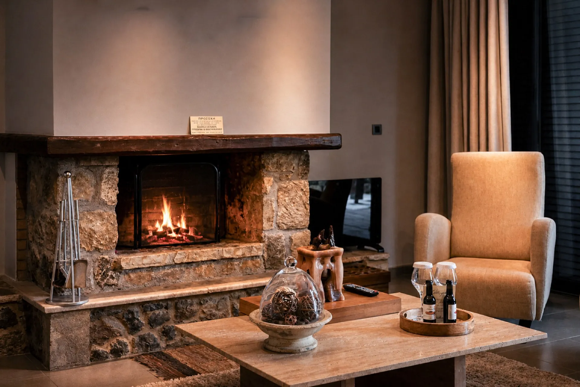 Superior Suite with Fireplace 9