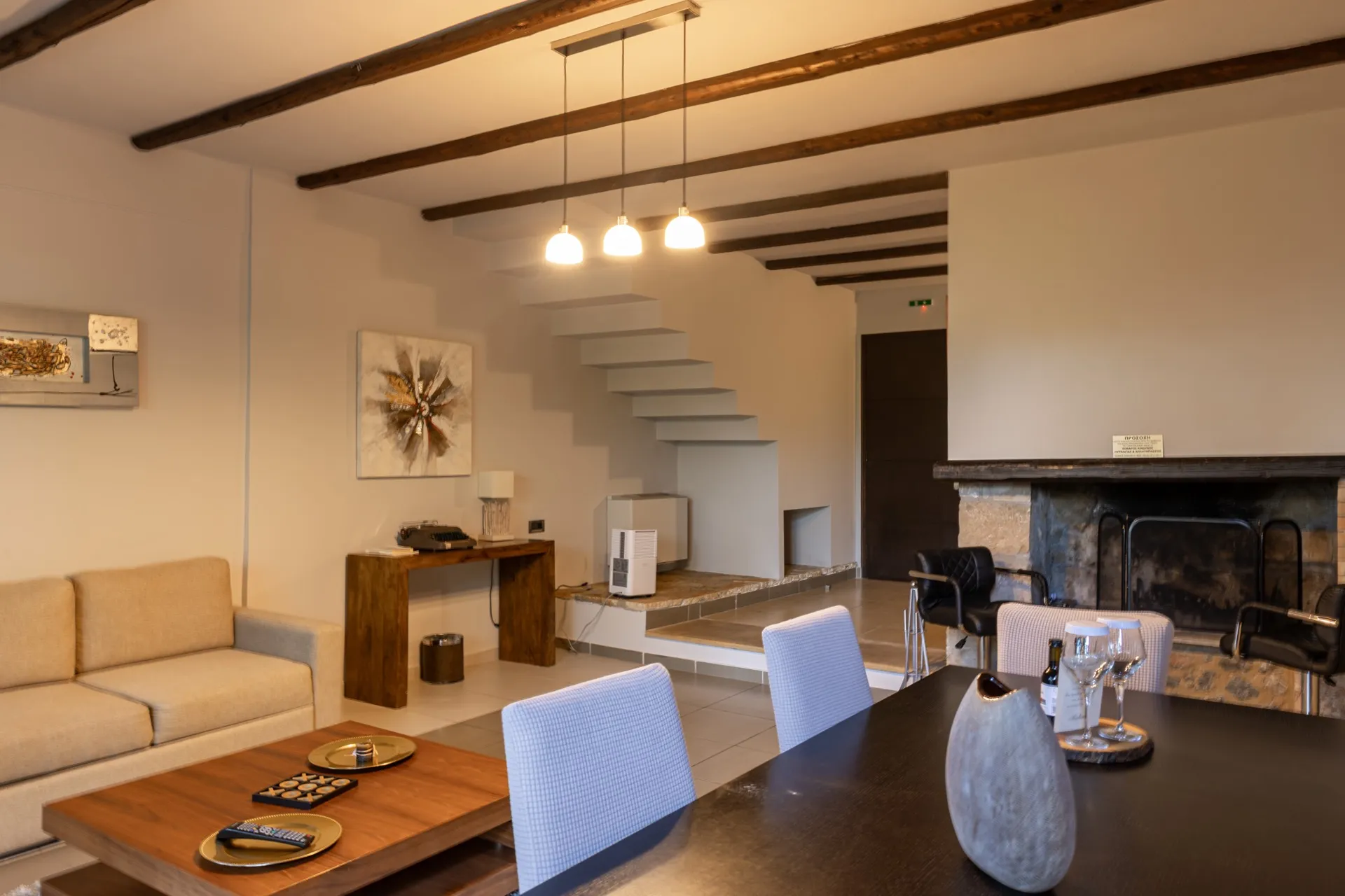 Superior Suite with Fireplace 13