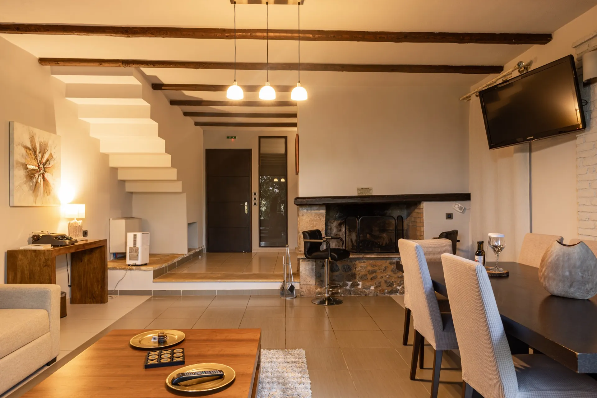 Superior Suite with Fireplace 14