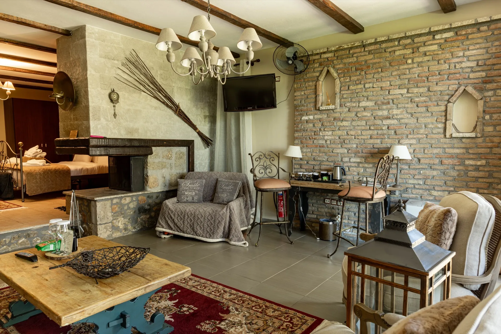 Vathyskia Signature Suite 2